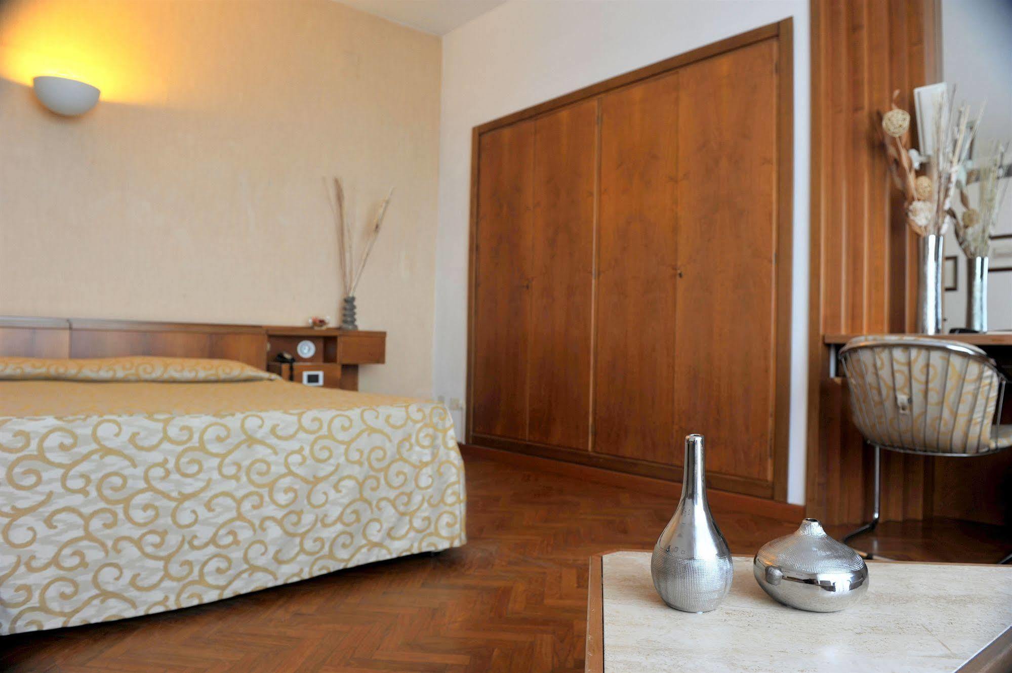 Grand Hotel Golf Tirrenia Εξωτερικό φωτογραφία